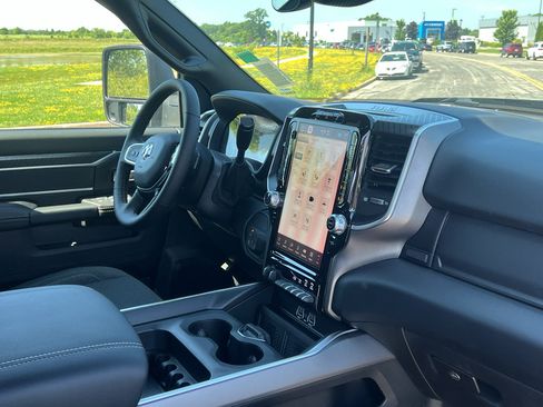 New 2026 RAM 2500 Big Horn AWD/4WD image 26