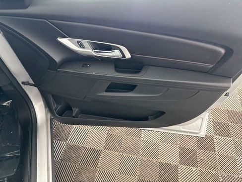 Used 2017 GMC Terrain SLE image 24