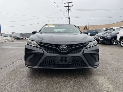 Used 2018 Toyota Camry SE w/ Moonroof Package image 5