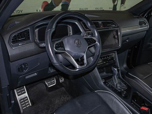 Used 2022 Volkswagen Tiguan SEL R-Line AWD/4WD image 5