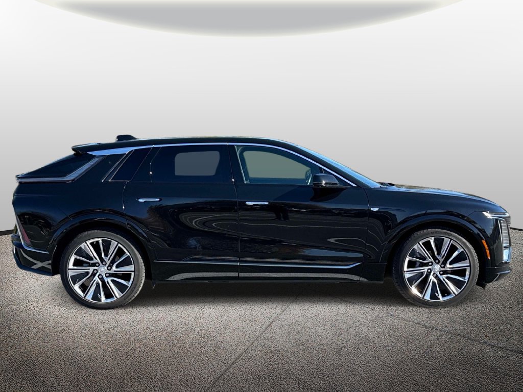 Used 2024 Cadillac Lyriq Luxury w/ Nappa Leather Package AWD/4WD image 4
