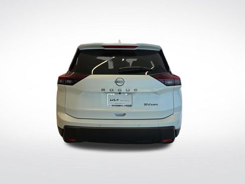 Used 2024 Nissan Rogue SV AWD/4WD image 5