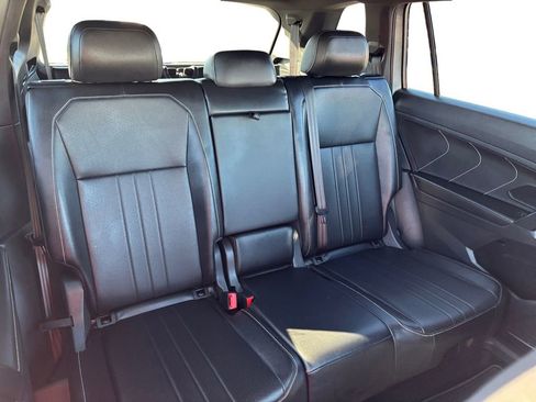 Used 2024 Volkswagen Tiguan SE R-Line image 23