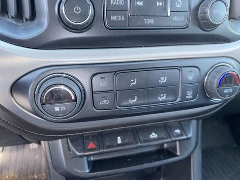 Used 2018 GMC Canyon SLE image 46