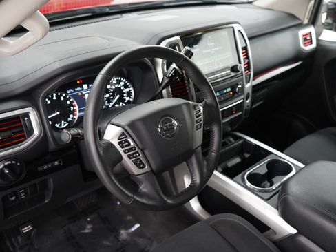Used 2021 Nissan Titan SV w/ SV Convenience Package AWD/4WD image 19