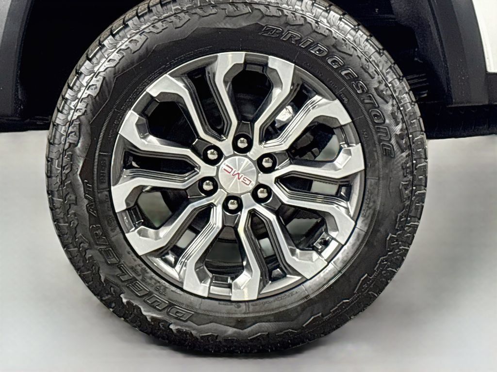 New 2026 GMC Canyon Denali AWD/4WD image 32