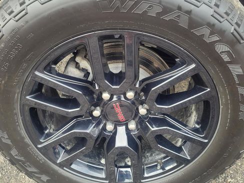 Used 2024 GMC Sierra 1500 Pro w/ Graphite Edition AWD/4WD image 40