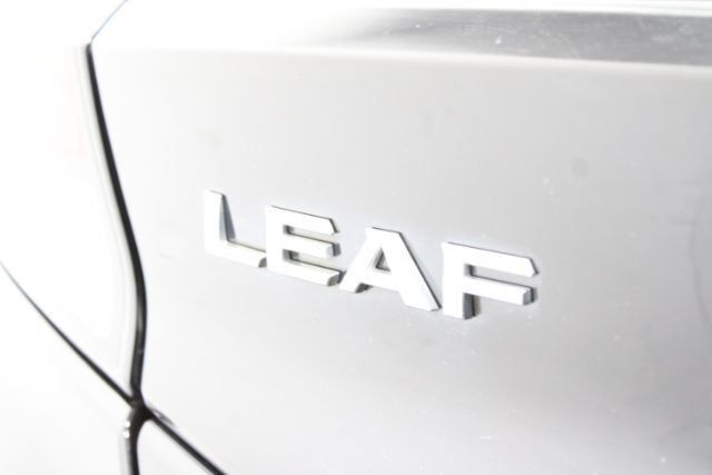 Used 2019 Nissan Leaf S Plus w/ S All Weather Package FWD image 7