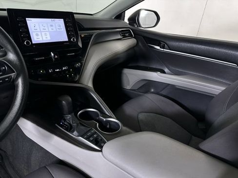Used 2022 Toyota Camry LE image 36