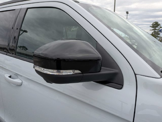 Used 2026 Ford Expedition Platinum w/ Stealth Appearance Package AWD/4WD image 12
