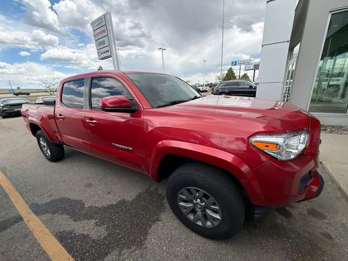 Used 2019 Toyota Tacoma SR5 RWD image 3