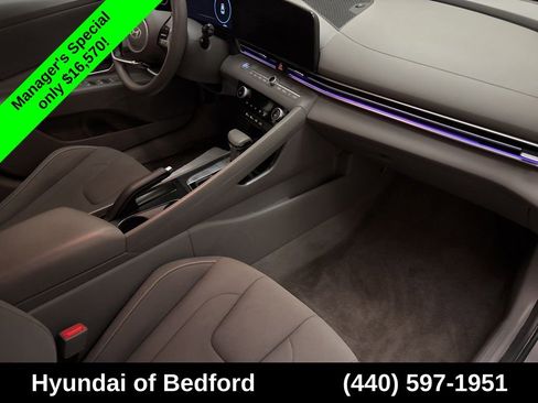Used 2024 Hyundai Elantra SEL FWD image 23
