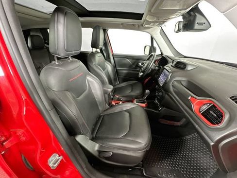 Used 2018 Jeep Renegade Trailhawk AWD/4WD image 30