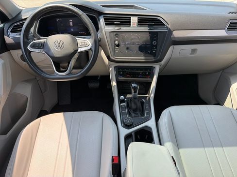 Certified 2023 Volkswagen Tiguan SE w/ Panoramic Sunroof Package AWD/4WD image 20