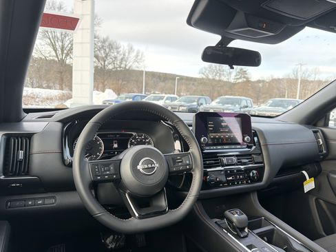 New 2025 Nissan Pathfinder Rock Creek image 14