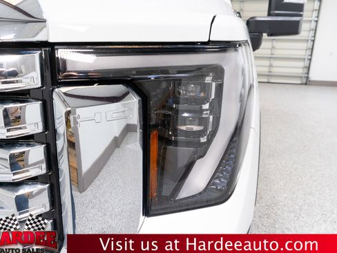 Used 2024 GMC Sierra 2500 Denali w/ Technology Package image 8