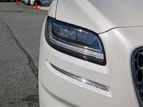 Certified 2023 Lincoln Nautilus Reserve image 11