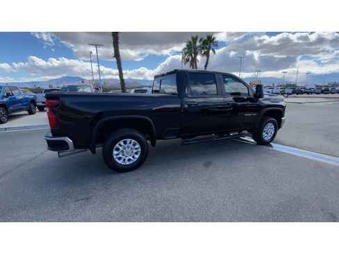 Used 2024 Chevrolet Silverado 2500 LT w/ All Star Edition AWD/4WD image 8
