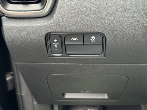 Used 2021 Kia Sorento LX FWD image 16