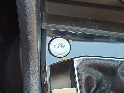 Used 2024 Volkswagen Taos SE image 27