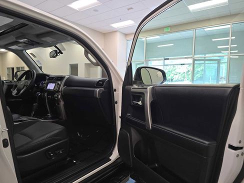 Used 2019 Toyota 4Runner SR5 Premium AWD/4WD image 29