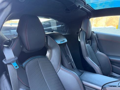 Used 2021 Chevrolet Corvette Stingray Premium Cpe w/ Z51 Performance Package image 19