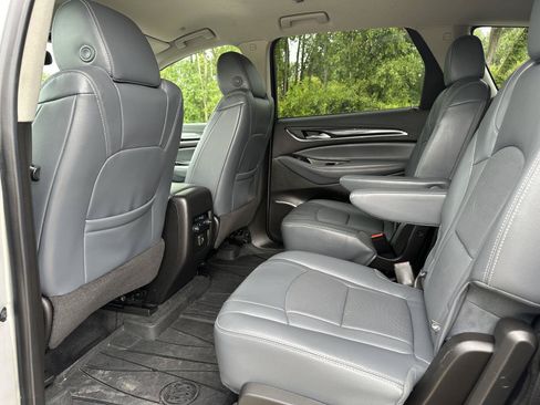 Used 2019 Buick Enclave Essence FWD image 26