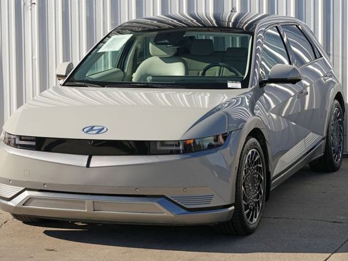 Used 2023 Hyundai Ioniq 5 Limited image 47