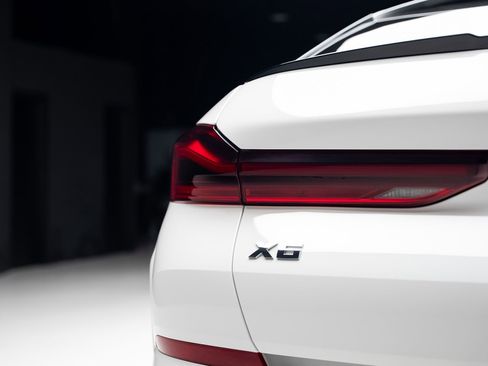 Used 2024 BMW X6 M60i w/ Dynamic Handling Package image 28