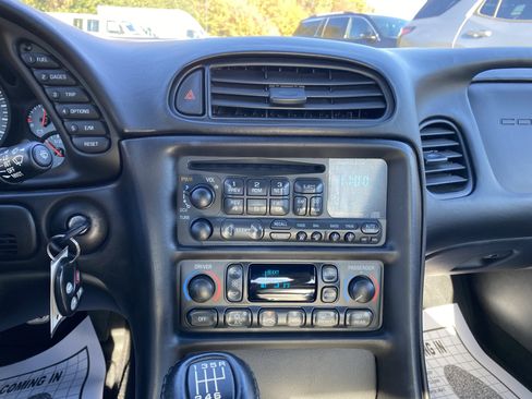 Used 2002 Chevrolet Corvette Coupe w/ Preferred Equipment Group2 image 23