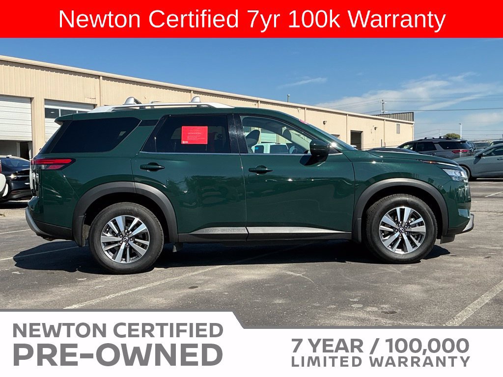 Used 2023 Nissan Pathfinder SL AWD/4WD image 4