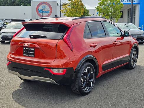 Certified 2023 Kia Niro Wind w/ Wind Preserve Package FWD image 5