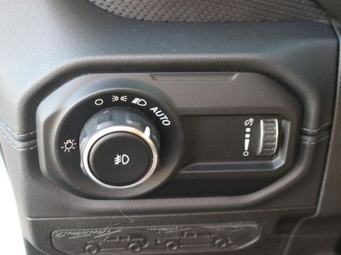 Used 2024 Jeep Wrangler Unlimited Rubicon image 28