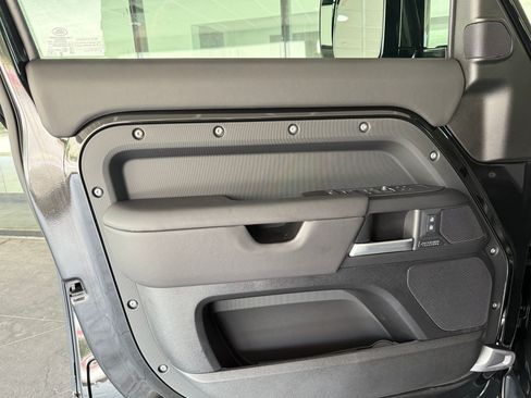 New 2026 Land Rover Defender 110 X-Dynamic SE AWD/4WD image 30