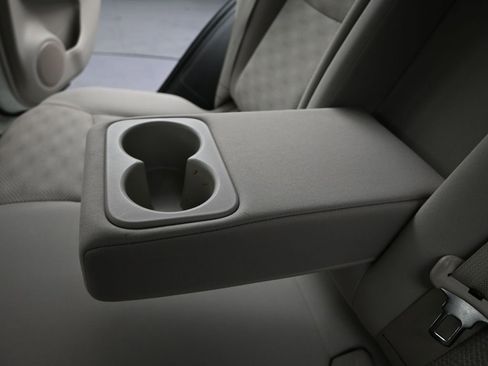 Used 2018 Nissan Rogue Sport SV image 17