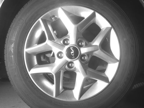 Used 2025 Kia Soul LX w/ LX Technology Package FWD image 15