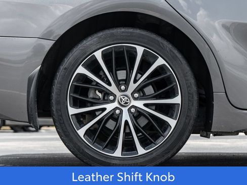 Used 2020 Toyota Camry SE FWD image 9