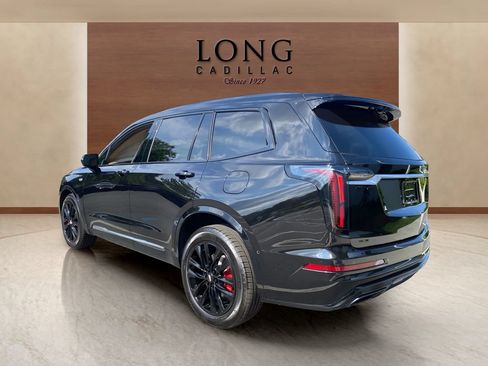 Used 2025 Cadillac XT6 Sport w/ Platinum Package AWD/4WD image 3