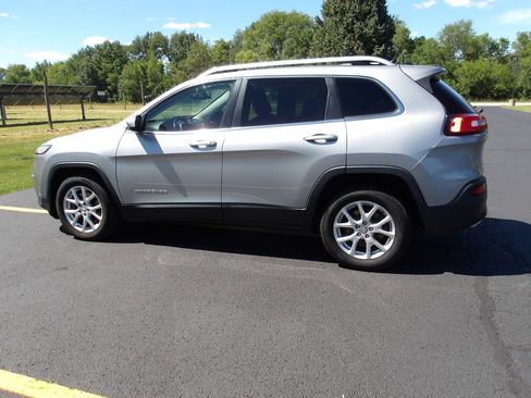 Used 2015 Jeep Cherokee Latitude w/ Comfort/Convenience Group FWD image 12