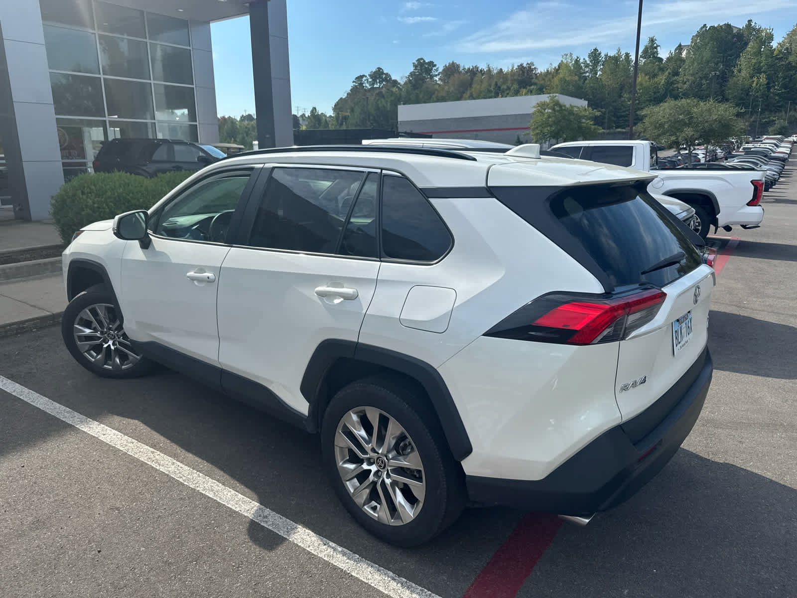 Used 2021 Toyota RAV4 XLE Premium AWD/4WD image 3