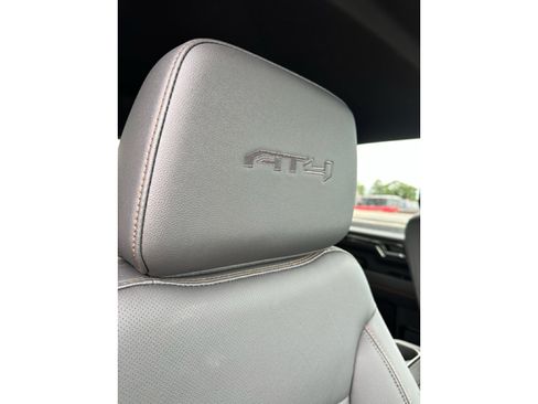 Used 2024 GMC Sierra 3500 AT4 w/ Technology Package AWD/4WD image 27