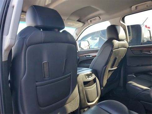 Used 2017 Cadillac Escalade ESV 4WD image 15