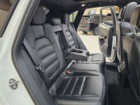 Used 2017 Porsche Macan Turbo AWD/4WD image 24