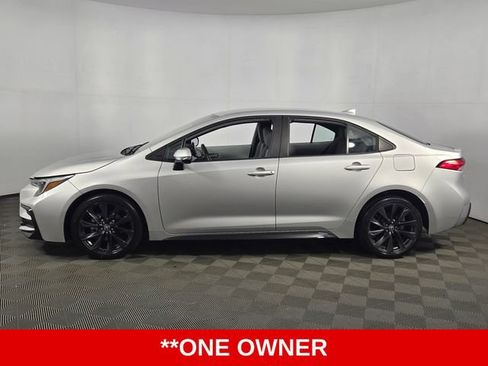 Used 2023 Toyota Corolla SE FWD image 5