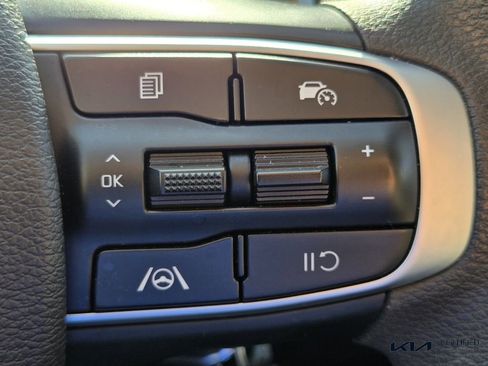 Certified 2025 Kia Sportage LX image 28