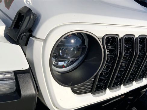 Used 2024 Jeep Wrangler Unlimited Rubicon image 28