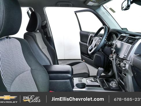 Used 2021 Toyota 4Runner SR5 AWD/4WD image 21