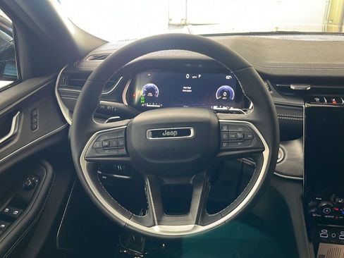 New 2025 Jeep Grand Cherokee L Limited image 18