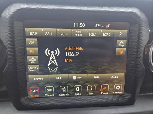 Used 2022 Jeep Wrangler Unlimited Rubicon w/ Xtreme Recon 35" Tire Package image 11