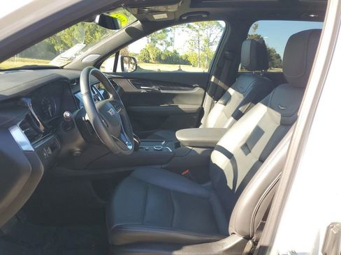 Used 2025 Cadillac XT6 Premium Luxury image 29